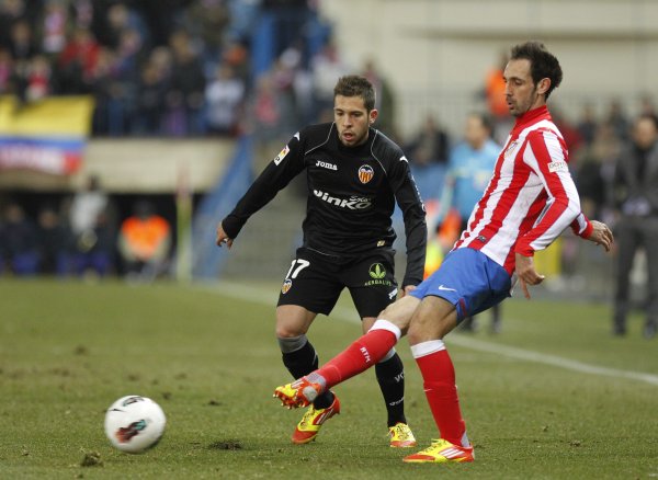 阿尔巴：率先我不思踢边后卫，是埃梅里让我改位置我才取得告捷